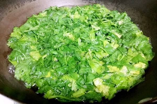凉拌芹菜叶的做法图解3