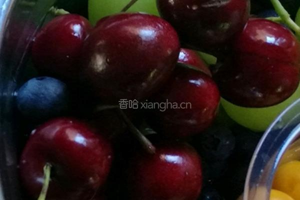 甜菜头戚风水果蛋糕的做法图解2