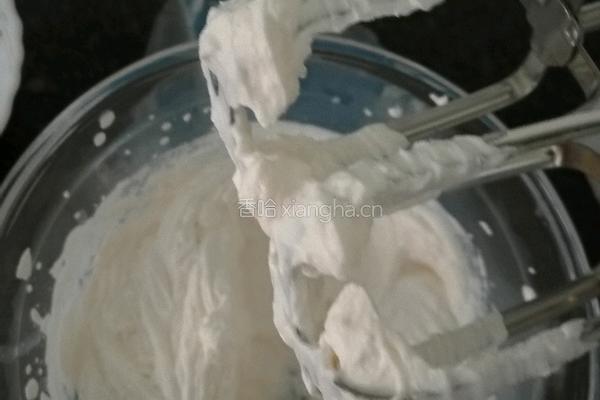 甜菜头戚风水果蛋糕的做法图解3