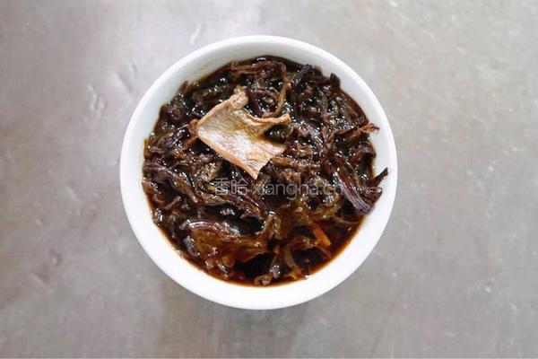 干菜河虾汤的做法图解1