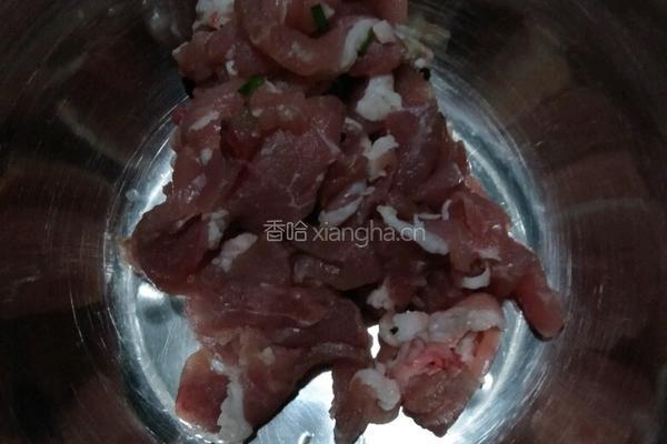 瘦肉豌豆尖汤的做法图解1