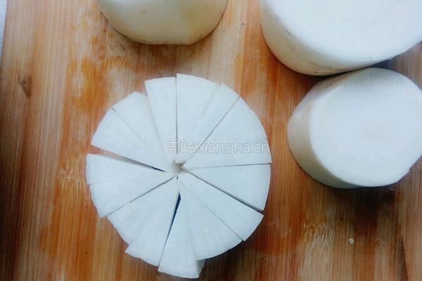 秘制白萝卜的做法图解1