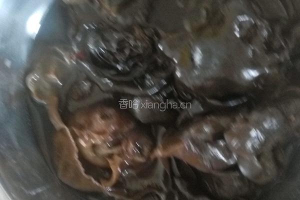 木耳炒白菜片的做法图解1