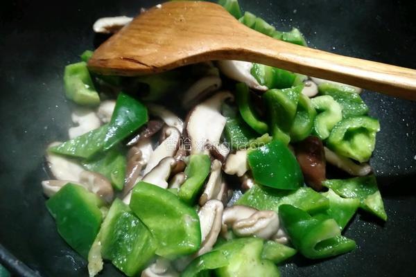 香菇炒圆椒的做法图解7