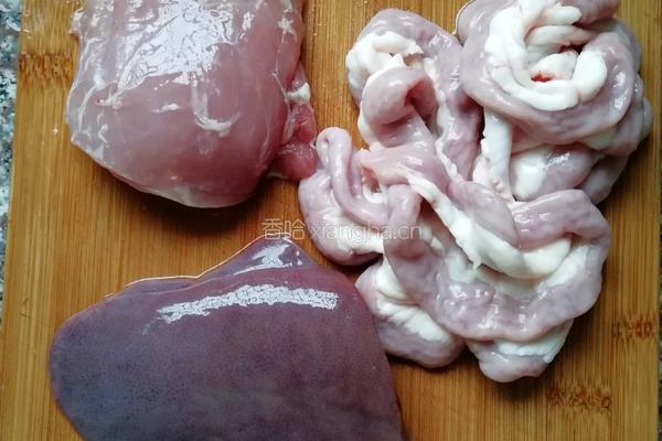 猪肝粉肠瘦肉粥的做法图解1