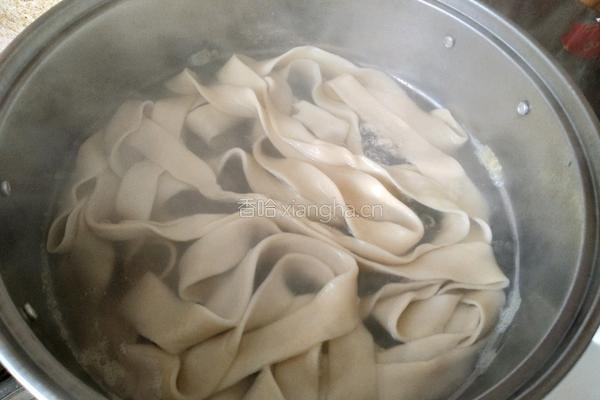 肉臊子油泼扯面的做法图解13