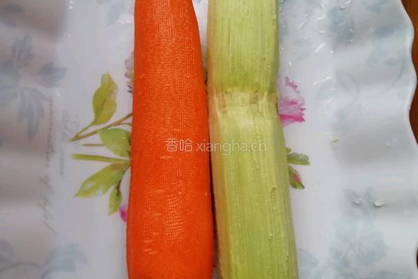 甘蔗玉米红罗卜猪尾汤的做法图解4
