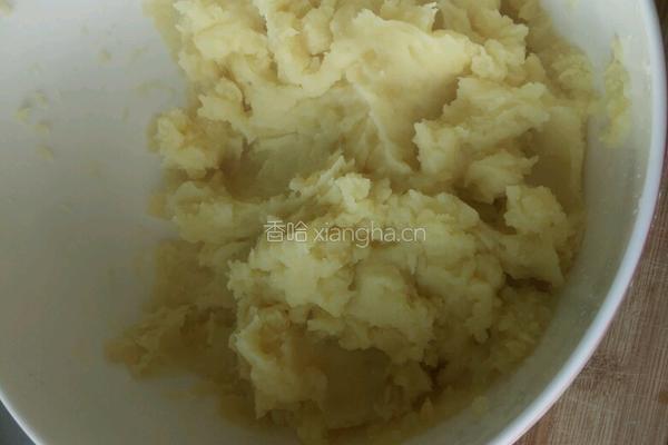 酥炸土豆虾球的做法图解4