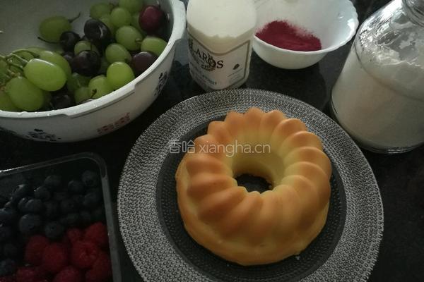 戚风水果蛋糕的做法图解1