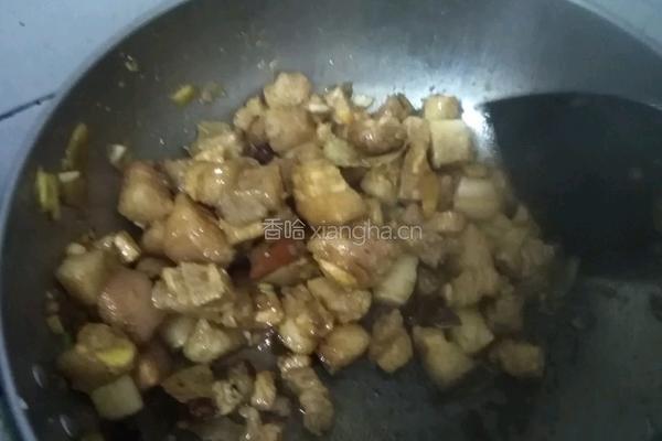 土豆红烧肉的做法图解9
