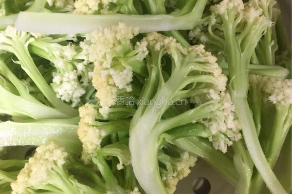 凉拌花菜的做法图解3