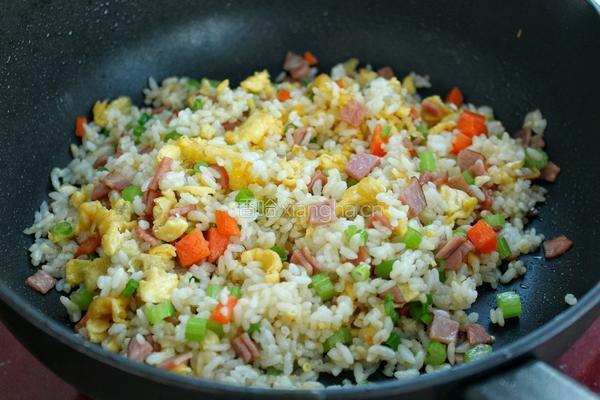 杂蔬火腿蛋炒饭的做法图解14