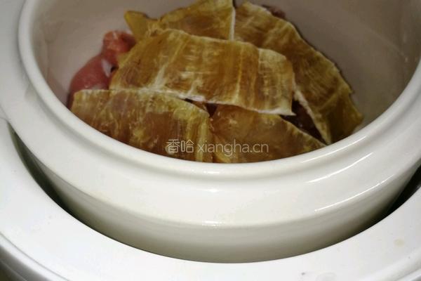鳘鱼胶炖瘦肉汤的做法图解2
