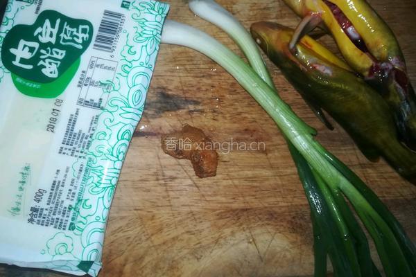黄腊丁平菇豆腐汤的做法图解1