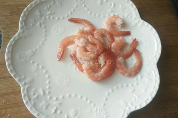 酥炸土豆虾球的做法图解2