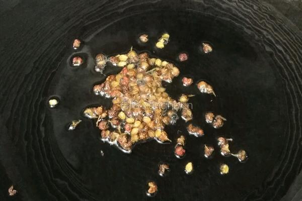 凉拌黄瓜肉皮冻的做法图解4