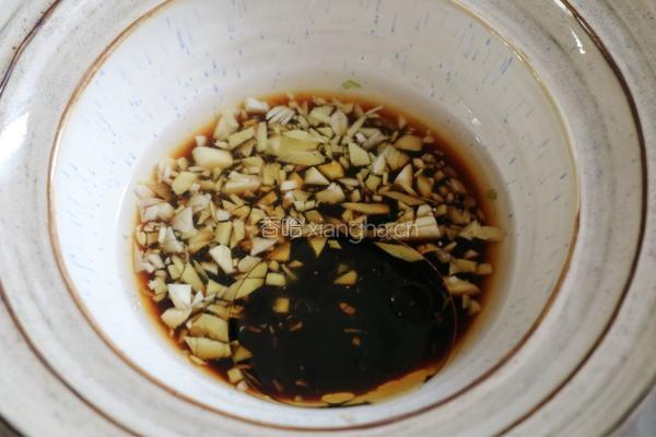 油泼辣子牛肉面的做法图解2
