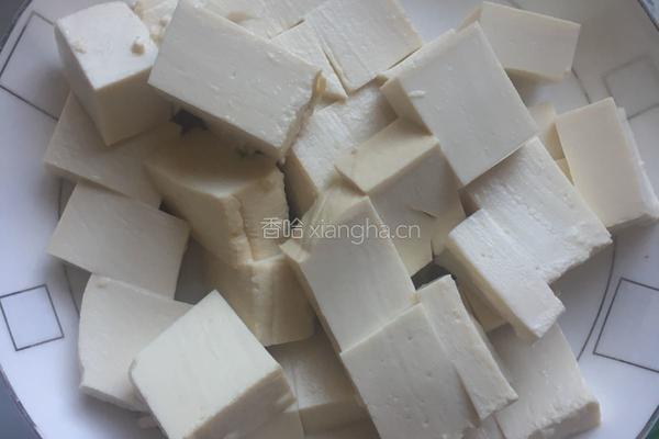 家常菜 大肠炖豆腐的做法图解1