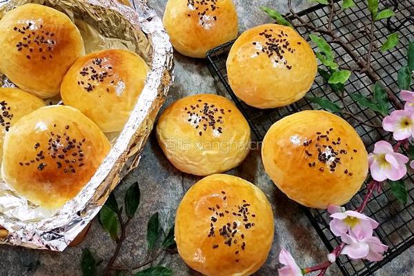 蜜豆餐包的做法图解1