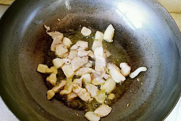 肉片炒蘑菇的做法图解3