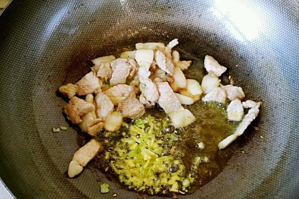 肉片炒蘑菇的做法图解4