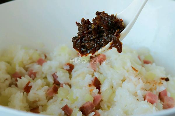 香菇酱炒饭的做法图解5