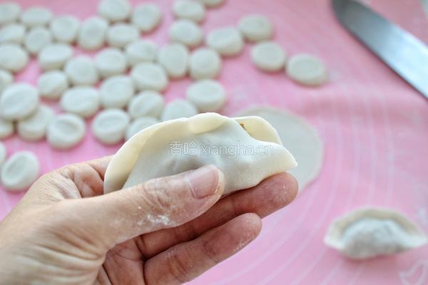 猪肉酸菜水饺的做法图解10