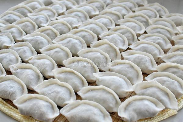 猪肉酸菜水饺的做法图解12