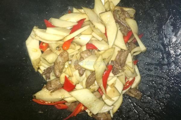 杏鲍菇炒肉的做法图解4