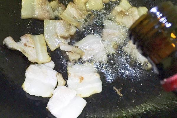 五花肉炖萝卜的做法图解6