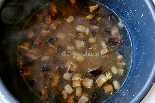 香菇肉丁焖饭的做法图解8