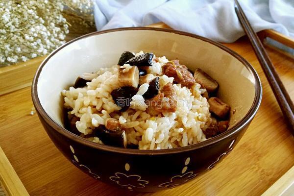 香菇肉丁焖饭的做法图解10
