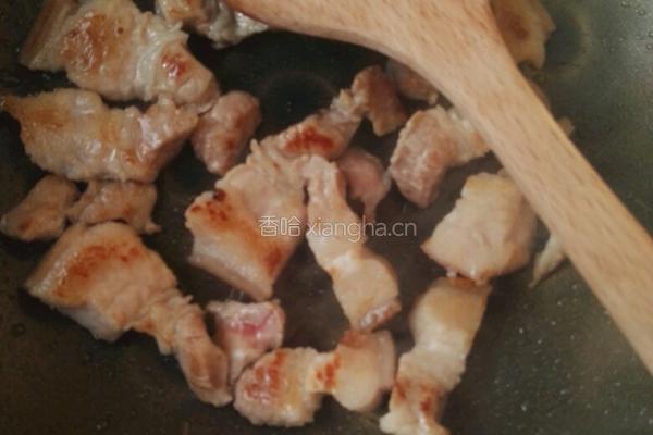 五花肉炖土豆片的做法图解2