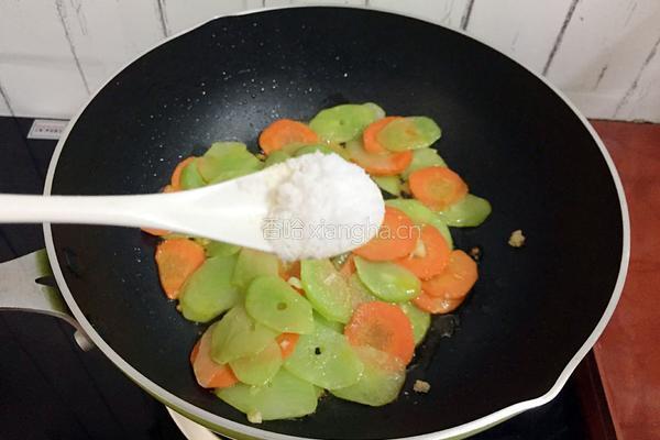 清炒莴笋片的做法图解10