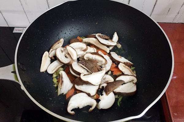 香菇炒肉的做法图解13