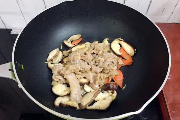 香菇炒肉的做法图解14