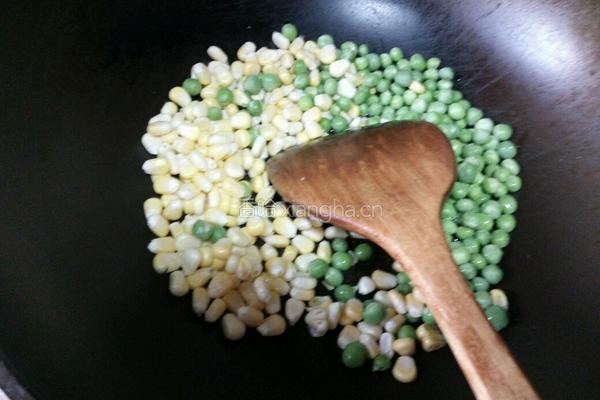 玉米豌豆炒肉的做法图解5