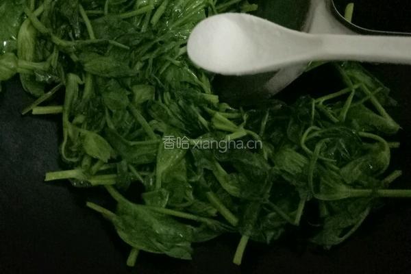 炒豌豆荚的做法图解4