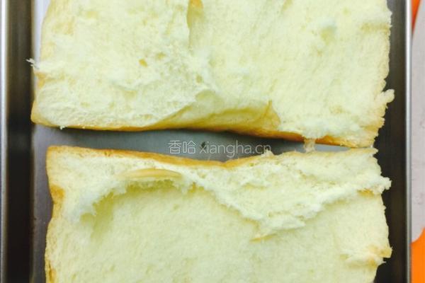 蒜香芝士火腿肉松烤面包的做法图解4