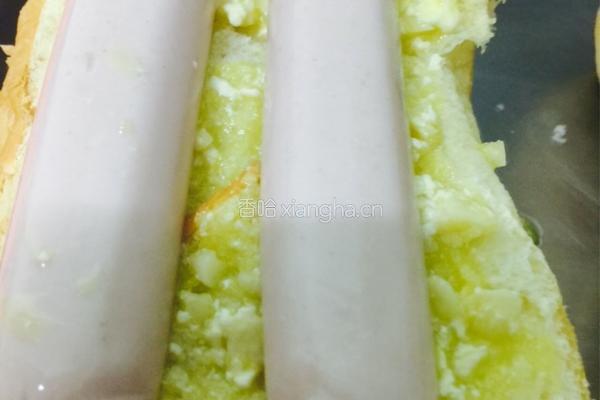 蒜香芝士火腿肉松烤面包的做法图解6