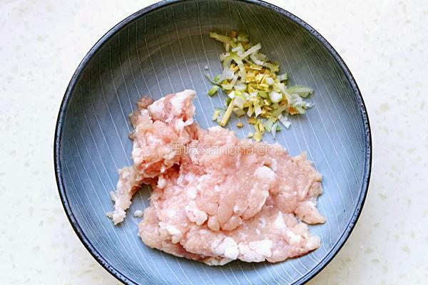 肉沫粉条的做法图解1