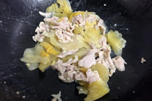 咸菜炒肉片的做法图解13