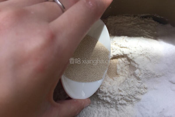 花朵玉米披萨的做法图解2