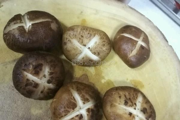 蚝油香菇青菜的做法图解1