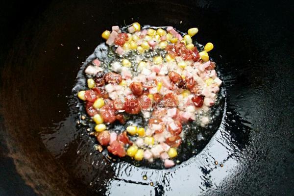 腊肠蛋炒饭的做法图解3