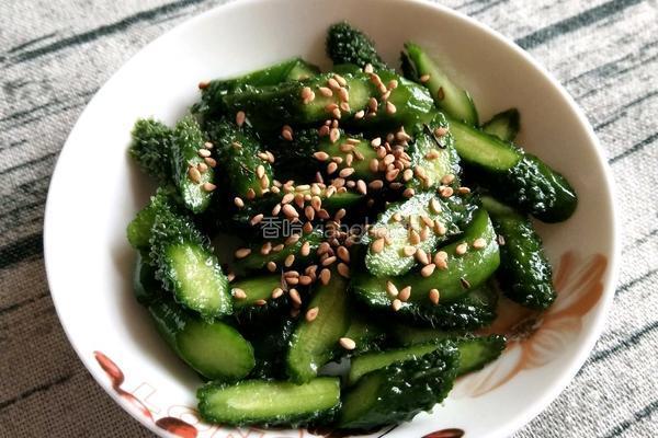 小黄瓜咸菜的做法图解1