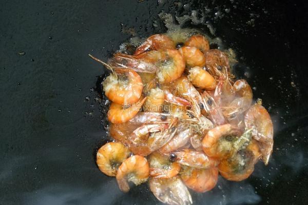 香辣花生脆皮虾的做法图解2
