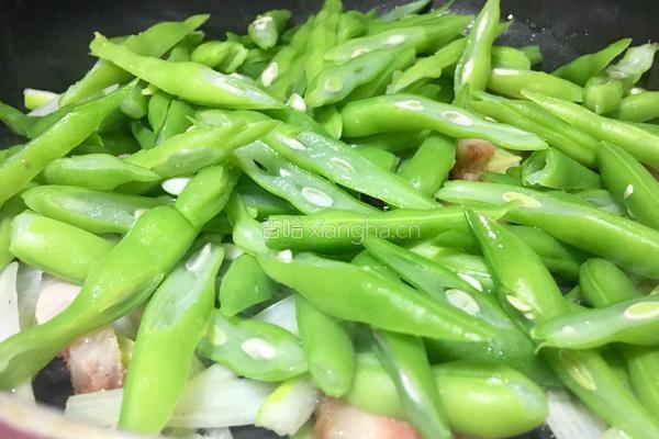 香菇酱辣炒雪豆的做法图解10