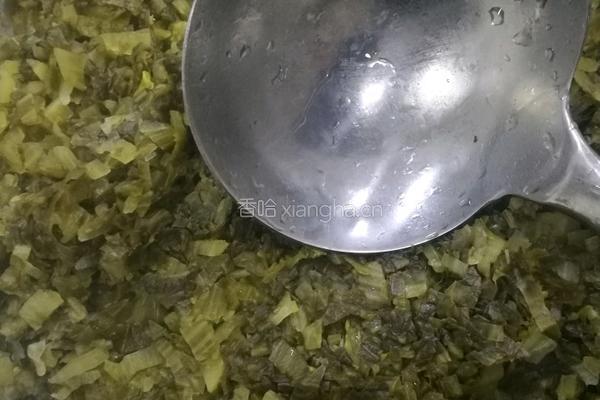 炒咸菜的做法图解2