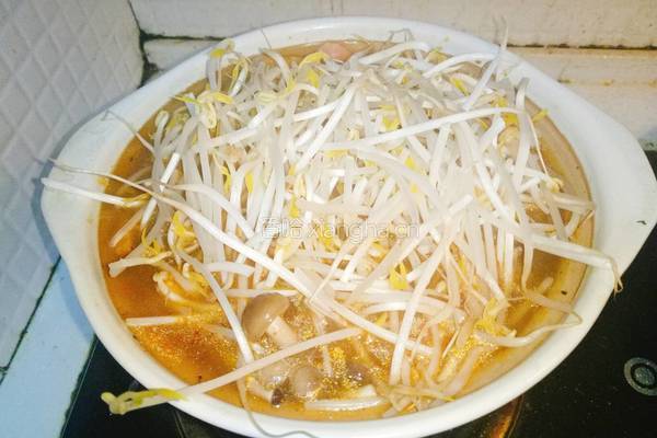 砂锅土豆粉的做法图解3